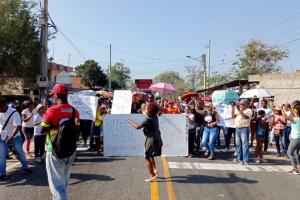 En el Corregimiento de Bayunca bloquearon de forma intermitente la vía