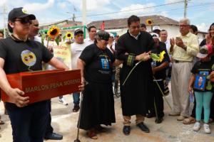 La JEP realizó la entrega de los restos del deportista Marlon Peña.