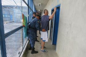 El operativo fue realizado en ocho cárceles del país