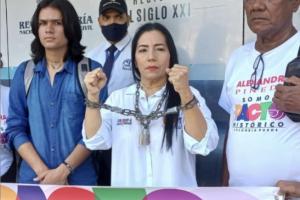 Alexandra Pineda.