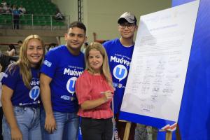 Muévete a la U