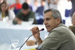 Ministro Luis Fernando Velasco, desde el Valle del  Cauca. 