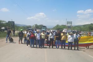 Bloqueos en el sur de La Guajira.