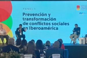 En el evento asistieron funcionarios del orden mundial.