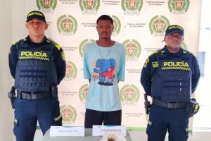 Cae a alias "Negro Cigarra" vendiendo drogas cerca a un colegio en Marialabaja