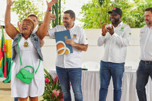 Entrega de títulos de viviendas en María La Baja