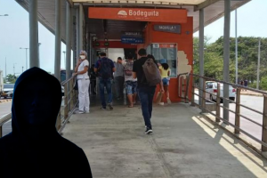 Policías encubiertos en los buses de Transcaribe