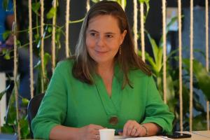 Minsitra de Vivienda Helga María Rivas 