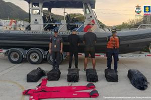 Descubren a polizones transportando cocaína en buque rumbo a Europa