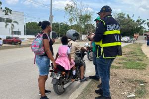 Niños menores de 10 años no podrán transportarse en motocicletas en Cartagena