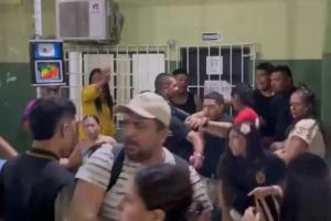 Los padres de familia aseguran que los estudiantes están siendo discriminados