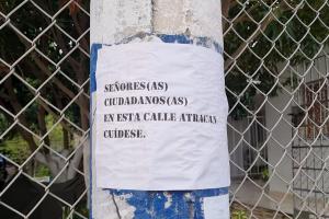 La comunidad ha instalado rejas y mallas para cerrar las cuadras y evitar el ingreso de ladrones