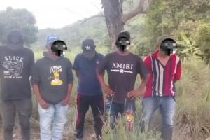 Luego circuló un video, en el que los cinco hombres que supuestamente habían sido asesinados aparecen con vida y afirman haber fingido su muerte para despistar a un grupo armado.