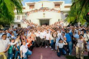 Con Plantón manifiestan respaldo a Rafael Martínez tras ser anulada su elección como gobernador