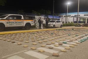 En vías de Bolívar interceptaron un vehículo con más de 300 paquetes de marihuana que venían del Cauca 