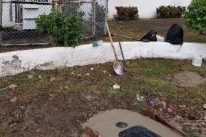 Dos hoteles y un lavadero de carros