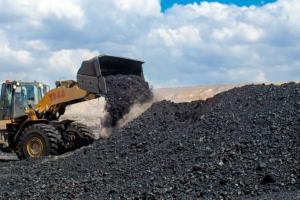 en la Cumbre por la Reactivación del Corredor de la Vida, realizada en La Jagua de Ibirico, ante la fuerte caída en la producción de carbón que afecta la economía local y la estabilidad social.