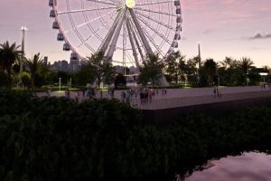 Esta obra impulsará la economía de la ciudad, especialmente del sector turístico, generando más empleos.