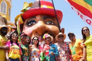Alcaldía de Cartagena muestra las macrofiguras de las Fiestas de Independencia