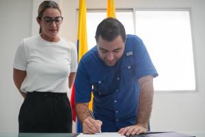 Gobernador de Bolívar, Yamil Arana, la primera Política Pública de Salud Mental Oct 11