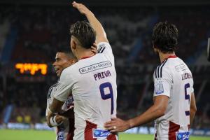 Junior busca refuerzos