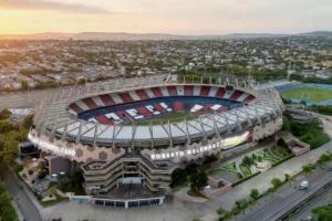 El proyecto contempla la instalación de más de 60 mil sillas y modernas especificaciones técnicas