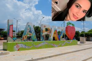 La mujer era de La Paz, Cesar.