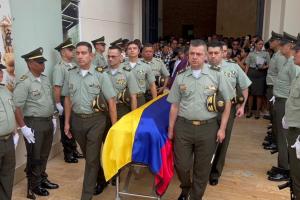 Entre dolor y despedidas, familiares de la patrullera asesinada en Valledupar afirman que hablar a tiempo podría haber salvado su vida.