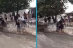 Niño y mototaxista son rescatados por vecinos en Barranquilla
