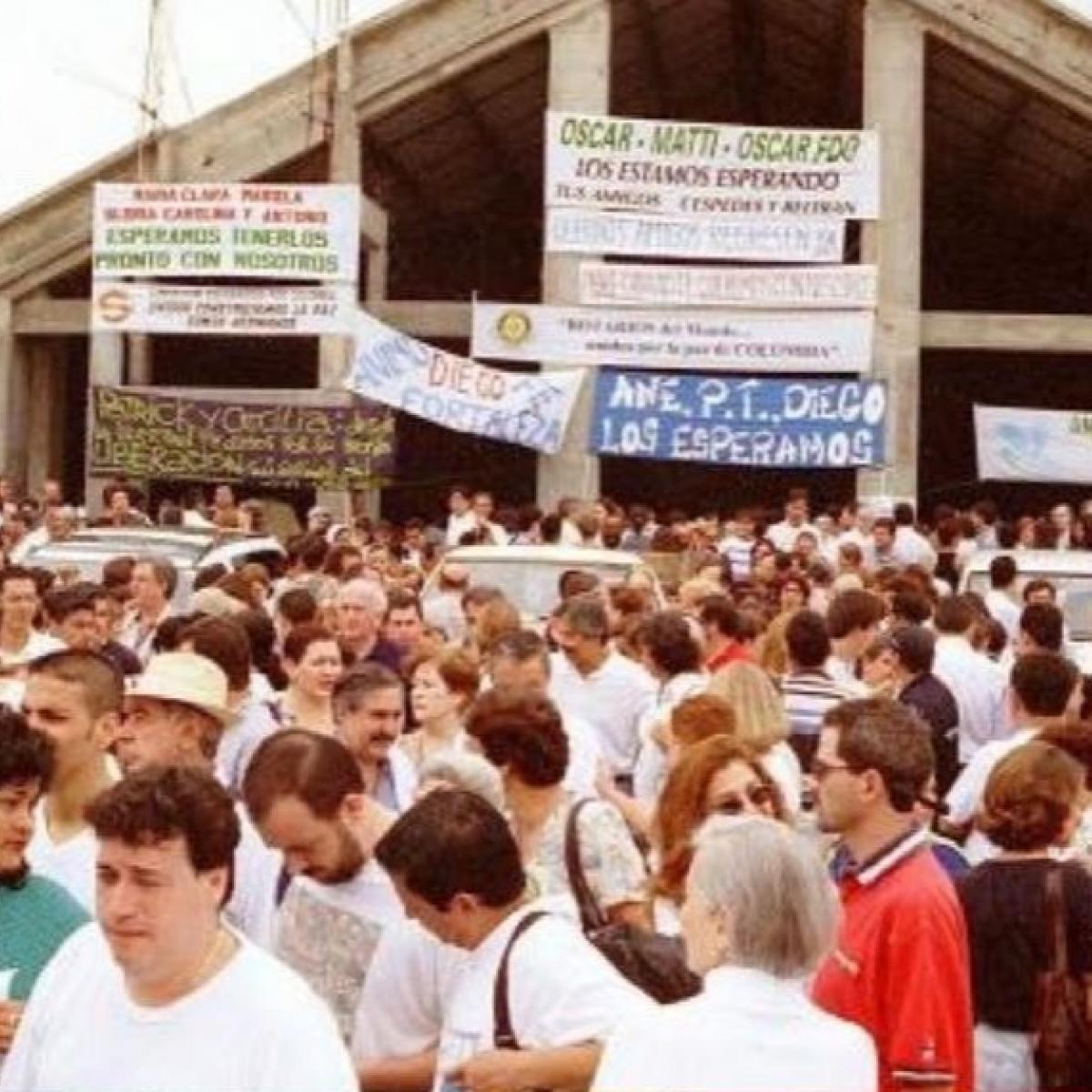 25 | April | 2016 | godues, image size:1200x1200