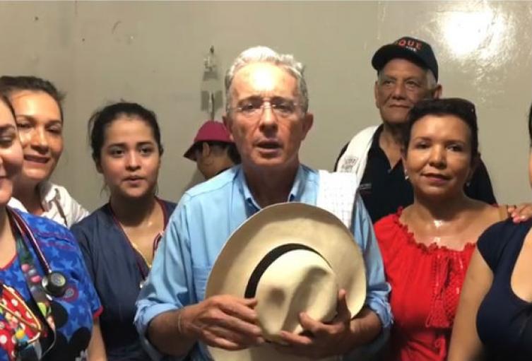 El senador Álvaro Uribe es quien lidera la elección de los candidatos del Centro Democrático.