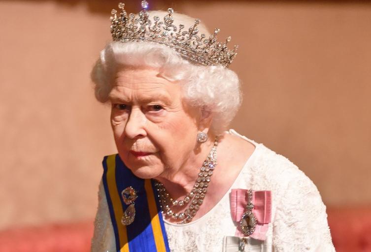 Reina Isabel II
