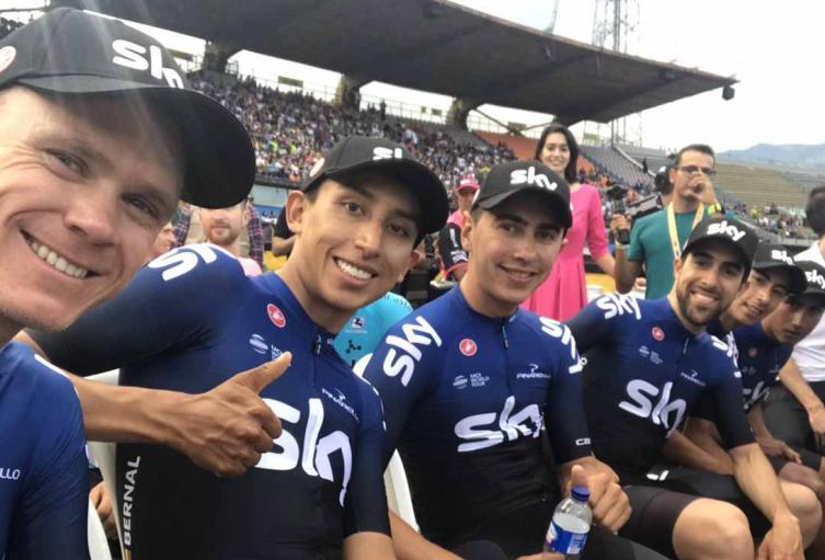 Chris Froome y Egan Bernal con el Team Sky