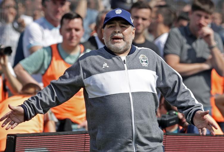 Diego Maradona, Gimnasia y Esgrima