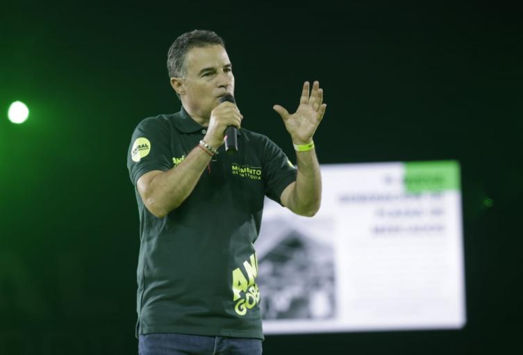 Aníbal Gaviria Correa, durante sus eventos de campaña. Aníbal Gaviria Correa.