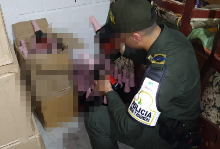 Cinco mil botellas de licor adulterado