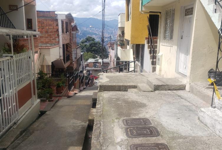 Lo acorralaron y luego lo mataron en una calle del barrio Robledo