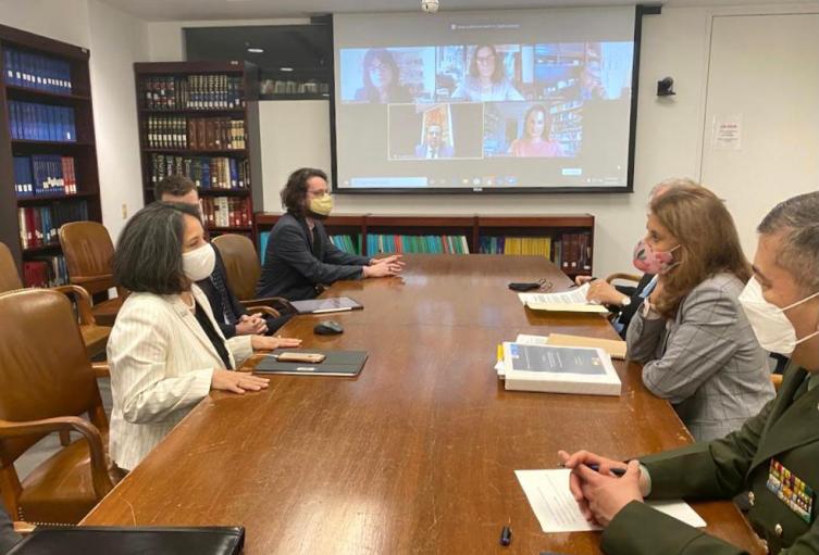La vicepresidenta y Canciller, Marta Lucía Ramírez, tras reunirse con la presidenta de la Comisión Interamericana de Derechos Humanos (CIDH), Antonia Urrejola; la Secretaria Ejecutiva, María Claudia Pulido; y los Comisionados 