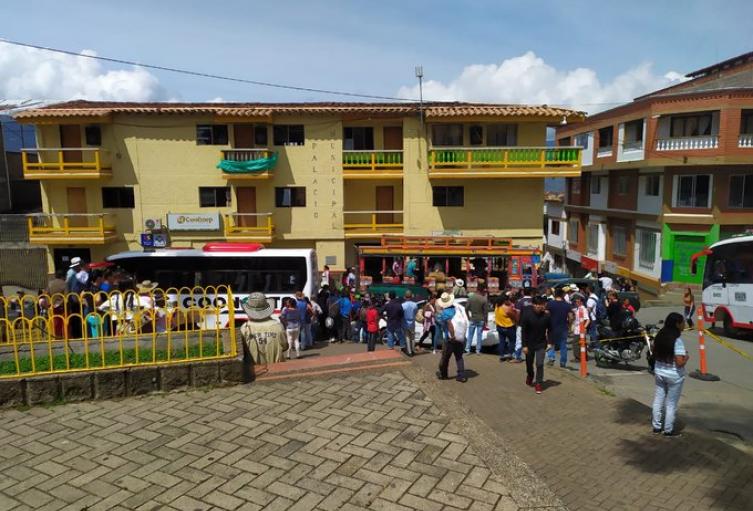 Supuestos actores armados se habrían camuflado con los desplazados de Ituango