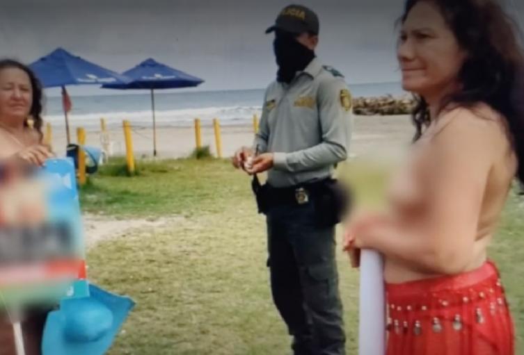 Mujeres mostrando sus senos 2