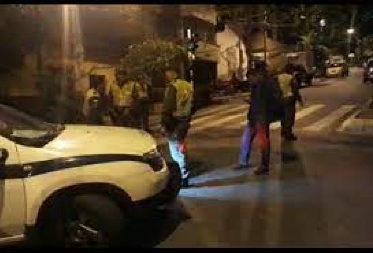 Motorizado asesinó de varios disparos a un peatón en el centro de Medellín