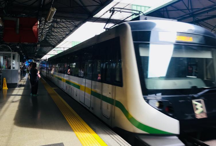 [Video] Buscan a hombre que realizó actos obscenos en vagón del Metro de Medellín