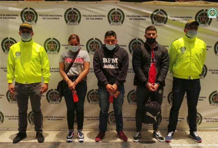 Capturan a falsa fiscal en Medellín