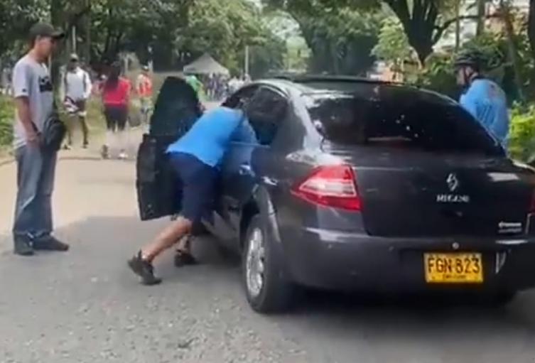 [Video] Agarraron al borracho que atropelló a una mujer en Envigado