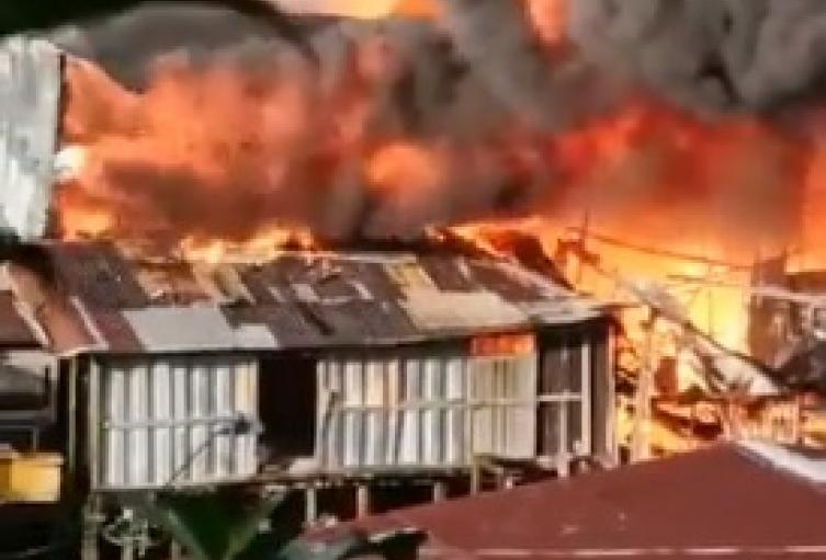Incendio de grandes proporciones en Quibdó, Chocó. 