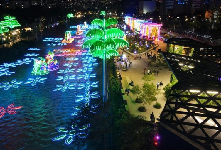 Inspirados en la película Encanto, Medellín enciende sus tradicionales alumbrados navideños