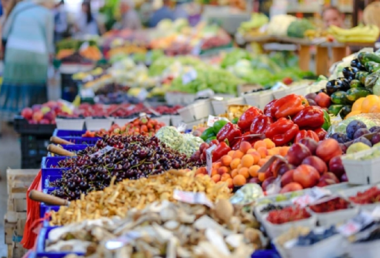 Alimentos estarían estables y costo de vida bajaría terminando este 2023