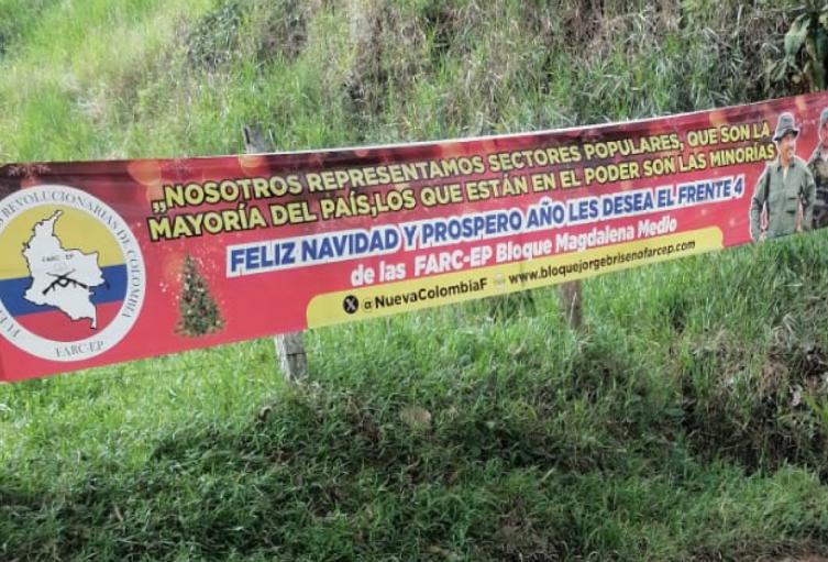 Pancarta de las disidencias de las Farc en Segovia