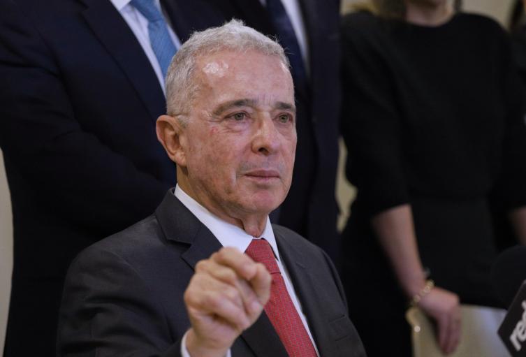 Alvaro Uribe Vélez, ex presidente de Colombia
