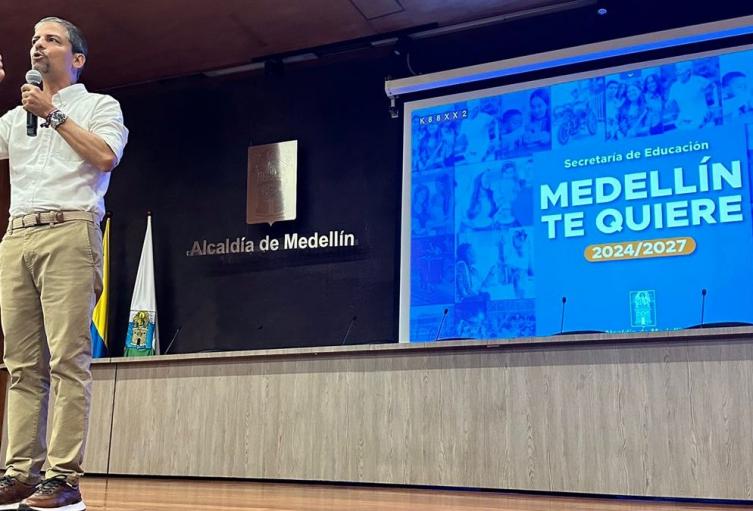 secretario de educación de Educación de Medellín 